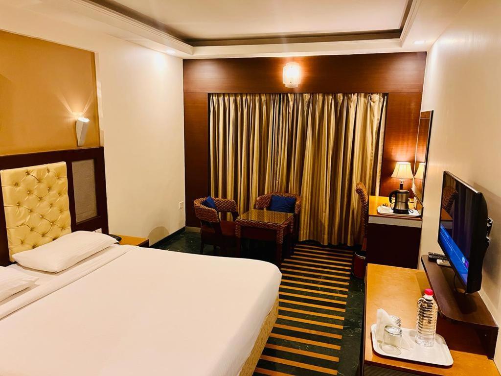 Hotel Dr Rajkumar International Bangalore Exterior foto